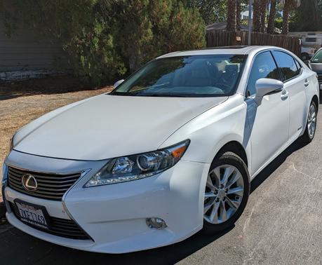 2015 Lexus ES 300h Base